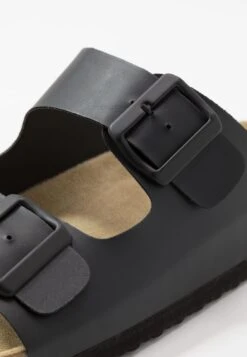 Pier One Unisex - Pantoffels - Black 15 Pier One Unisex - Pantoffels - Black -Pier One 2c1088e9c35241008f77393ded163426