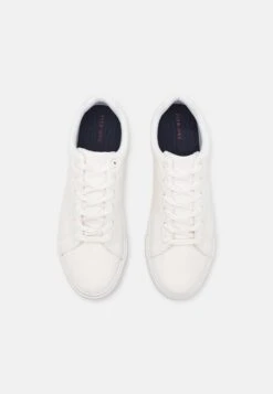 Pier One Unisex - Sneakers Laag - White 9 Pier One Unisex - Sneakers Laag - White -Pier One 3747494760f54e24afa52bab7dfce4dd