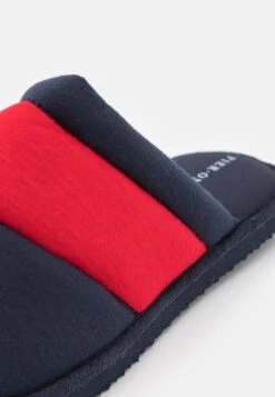 Pier One Unisex - Pantoffels - Dark Blue/Red -Pier One 3873ff5ffc164a00938853720f513c10