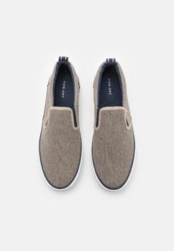 Pier One Unisex - Sneakers Laag - Taupe 9 Pier One Unisex - Sneakers Laag - Taupe -Pier One 4bfc3dea16e84e949402e19f285476a8