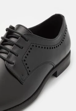Pier One Unisex - Veterschoenen - Black 11 Pier One Unisex - Veterschoenen - Black -Pier One 644b5a300959464e9054a530f2d3c6a9