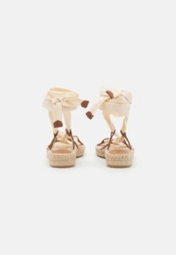 Pier One Leather - Sandalen Met Plateauzool - 003 - Off-White 9 Pier One Leather - Sandalen Met Plateauzool - 003 - Off-White -Pier One 6913d0a04f2b40e89c332e3a67067515