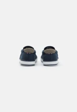 Pier One Unisex - Sneakers Laag - Dark Blue 8 Pier One Unisex - Sneakers Laag - Dark Blue -Pier One 6ef35402e6874213ab2a07f1503526e4