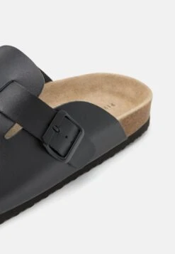 Pier One Leather Unisex - Pantoffels - Black 11 Pier One Leather Unisex - Pantoffels - Black -Pier One 7b28889d1d2247a8abcae3a4a4c34674