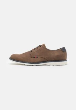 Pier One Sportieve Veterschoenen - Cognac