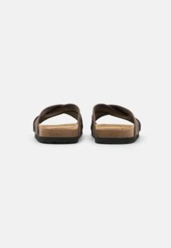 Pier One Unisex - Pantoffels - Brown 8 Pier One Unisex - Pantoffels - Brown -Pier One b64bd94841374f58a4a8e2cf13040258