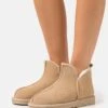 Pier One Leather- Pantoffels - Beige